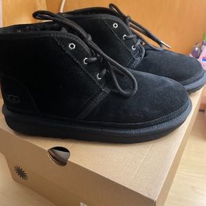 Uggs size 5 youth